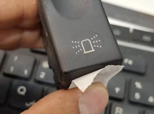 بازسازی نوشته و شکل دکمه‌های داشبورد سواری کامیون